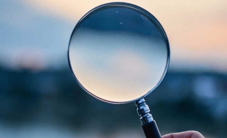 Magnifying glass reflection