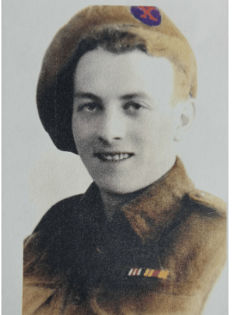 Bob joined the 6th Battalion of the LincolnshireRegiment, in Lincoln, UK, at just 18 years old.